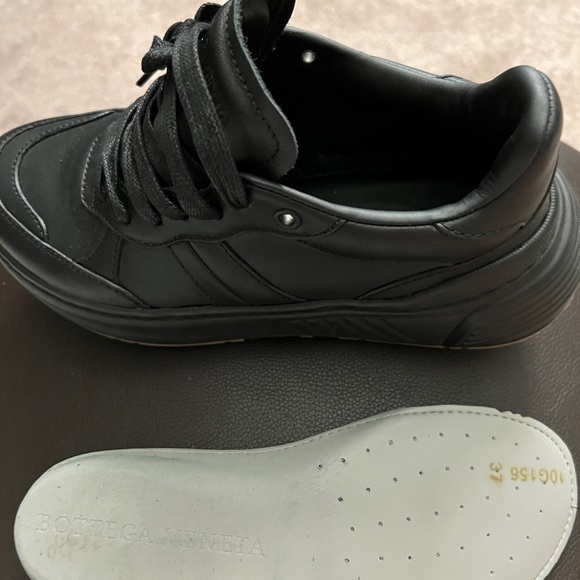Bottega Veneta leather sneakers - Picture 3 of 9